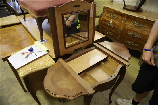 A boudoir Louis XV style walnut enclosed wash stand, W.92cm, D.46cm, H.76cm